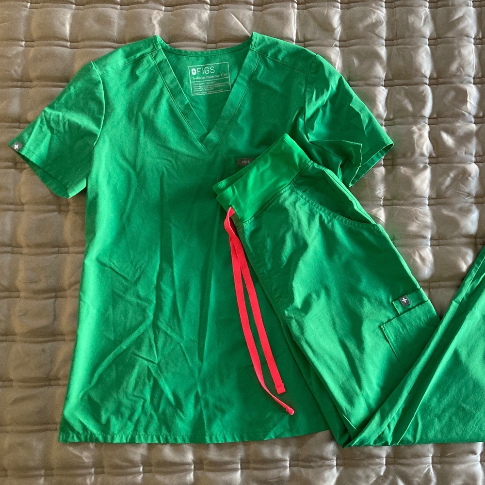 Figs scrub set- Freex in safety green size XS